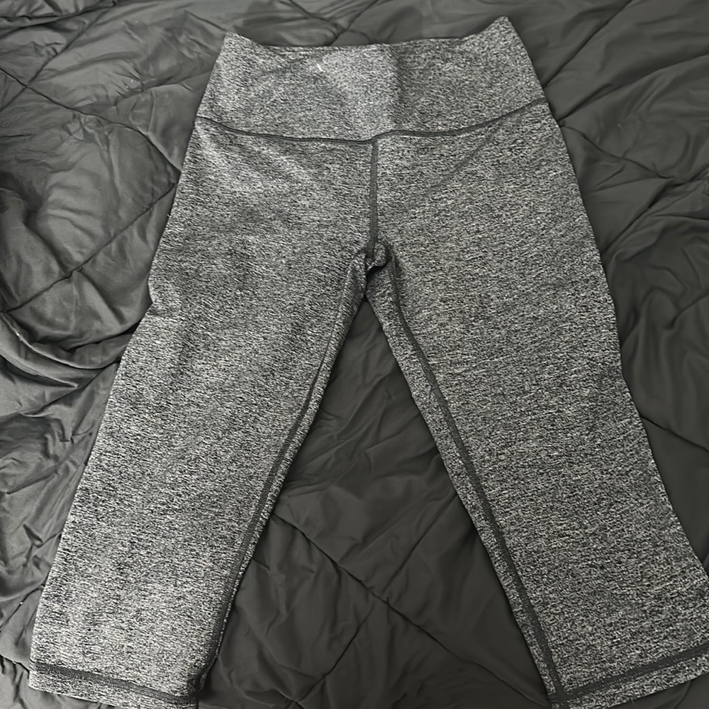 Vsx sport knock out by Victoria’s Secret crop leggings